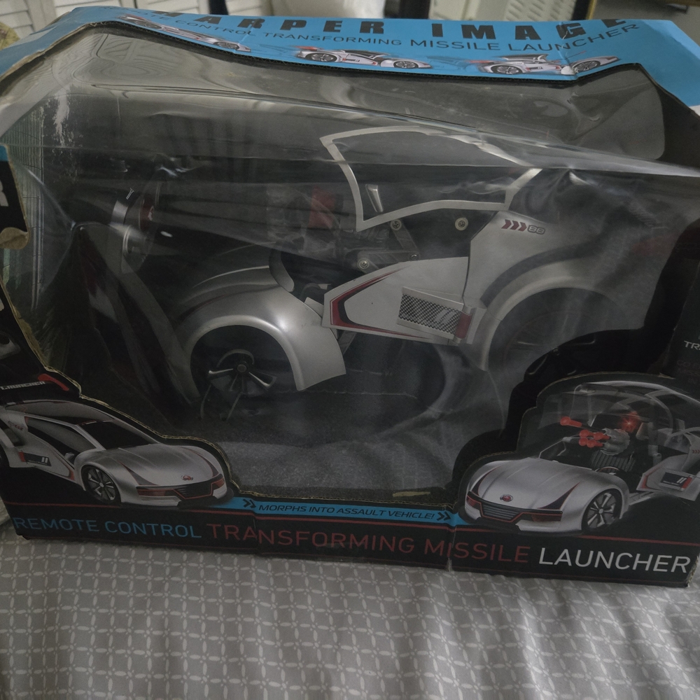 Sharper Image Remote Control Transforming Missile Launcher Car